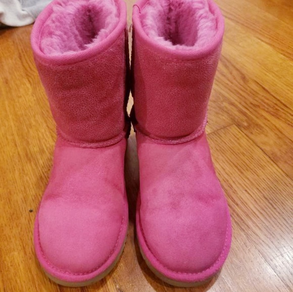 UGG Other - ❄UGG Classic Boots Girls SIZE 3